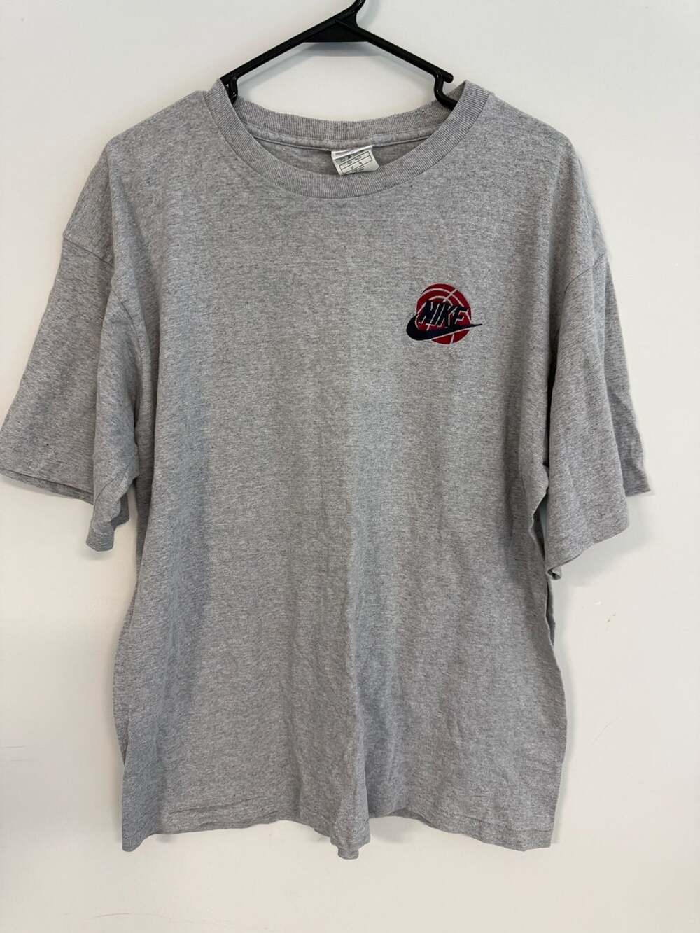 Vintage Nike Basketball Embroidered Logo T-Shirt Grey Size M Made in USA